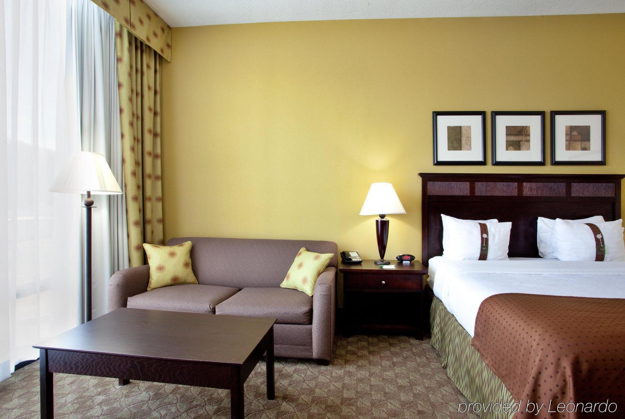 Holiday Inn Roanoke - Tanglewood Route 419 & I 581, An Ihg Hotel Habitación foto